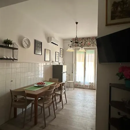公寓 La Casa Di Genia 斯培西亚